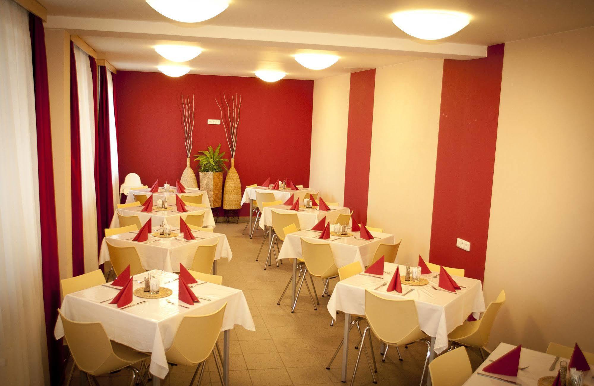 Hotel Albellus Бърно Екстериор снимка